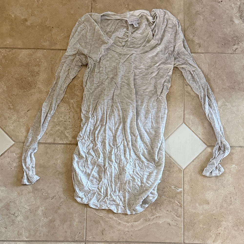 A Pea in the Pod Light Gray Long Sleeve Top